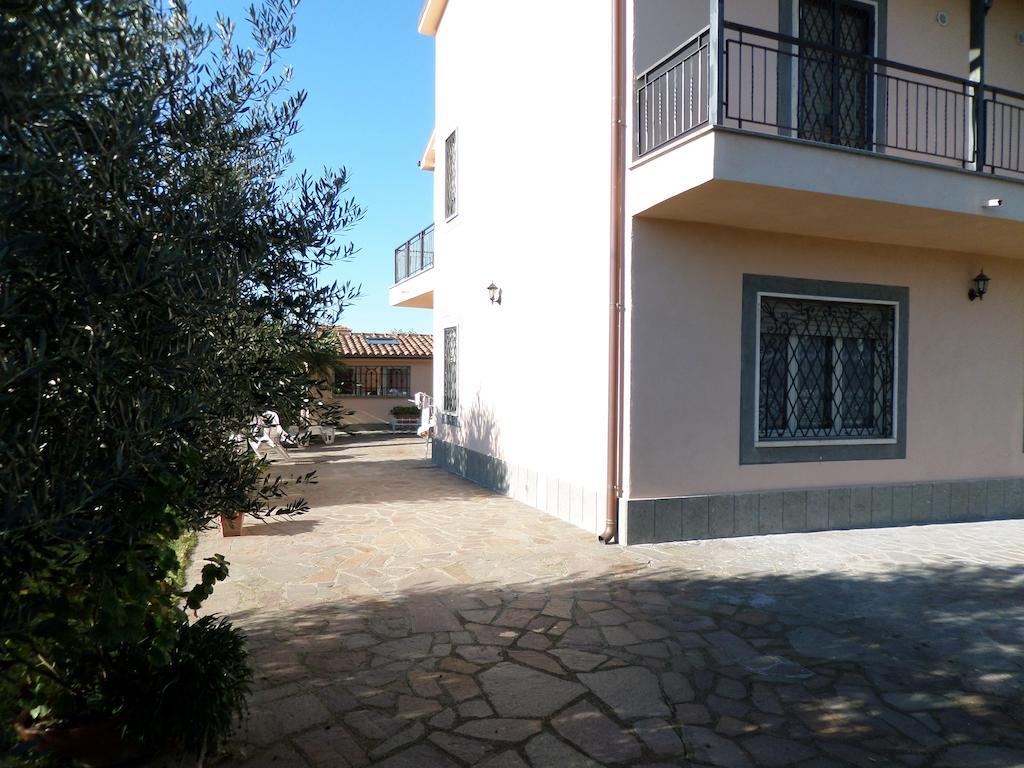 B&B Villino Lory Marino Exteriör bild